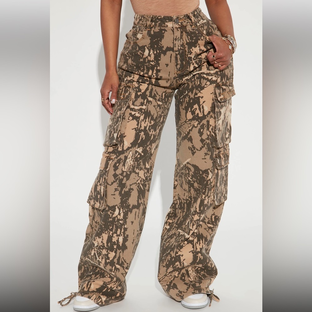FashionNova camo pants